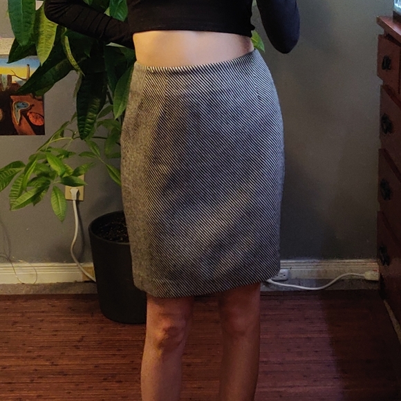 Vintage Holt Renfrew Wool Pencil Skirt - Picture 5 of 9